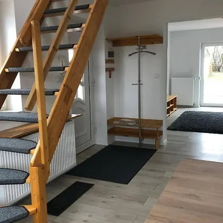 Kleine Schoene Doppelhaushaelfte Apartment Czestochowa