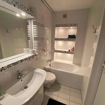 Kleine Schoene Doppelhaushaelfte Apartment Czestochowa