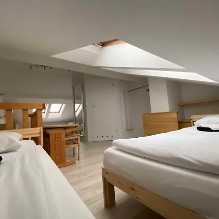 Appartement Kleine Schoene Doppelhaushaelfte Częstochowa