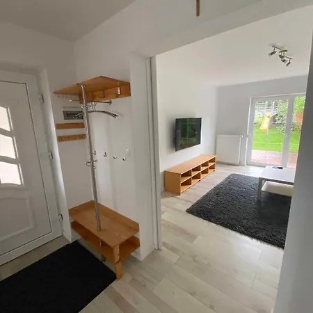 Apartment Kleine Schoene Doppelhaushaelfte