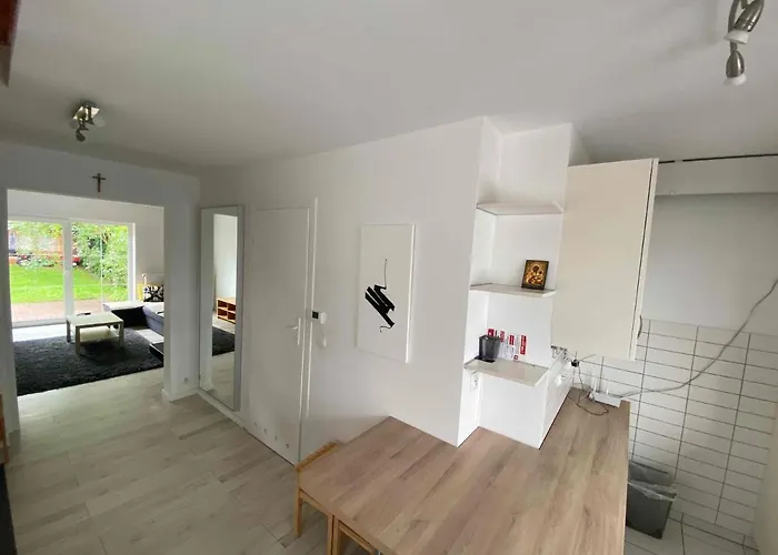 Kleine Schoene Doppelhaushaelfte Częstochowa