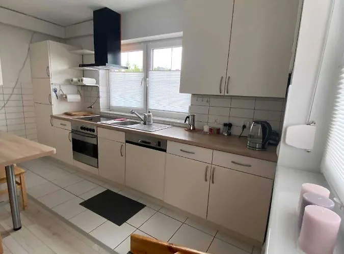 Kleine Schoene Doppelhaushaelfte *