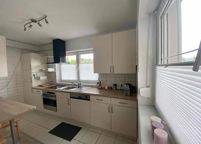 Kleine Schoene Doppelhaushaelfte * צ'סטוצ'ובה