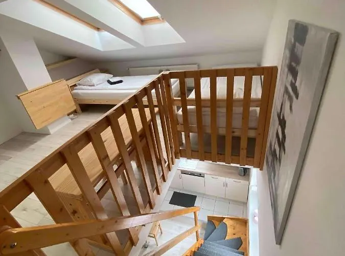 Kleine Schoene Doppelhaushaelfte צ'סטוצ'ובה