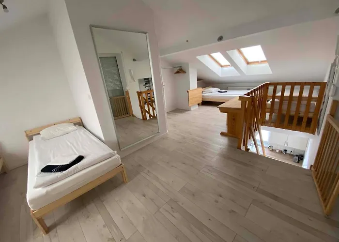 Kleine Schoene Doppelhaushaelfte Appartement *