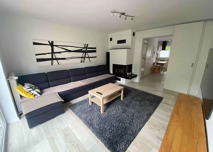 Appartement Kleine Schoene Doppelhaushaelfte *